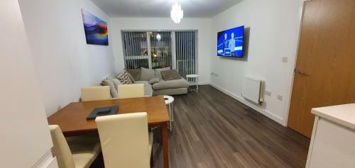 Sterling River View Apartment, Greenhithe 4 With Netflix & Amazon Music