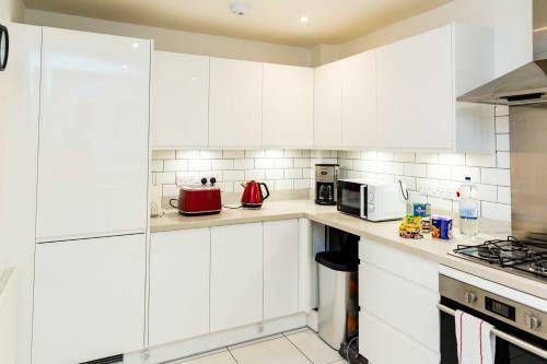Graceful Home Away Sittingbourne 3bh
