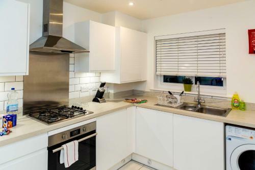 Graceful Home Away Sittingbourne 3bh