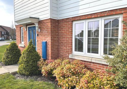 Ashford Holiday Home Sleeps 6