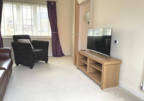 Ashford Holiday Home Sleeps 6