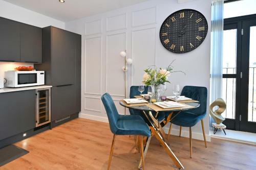 Apartamento Modern & Spacious 2br Apt Seaside Stay