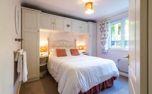 Attractive Bungalow With Private Pool