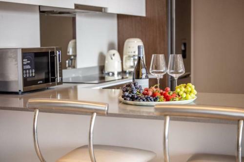 New Luxury Spacious Apartment