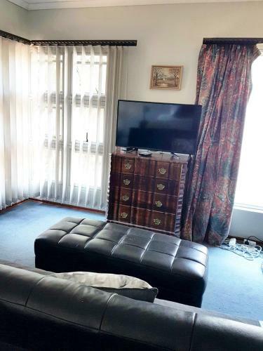 Hostal Suite Oaks Bryanston -blue Starling X King Suite