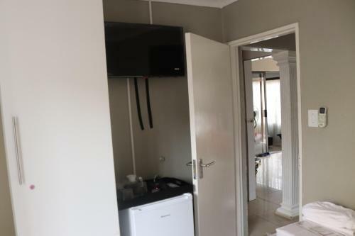 Hostal Tlelakufuma Guest House
