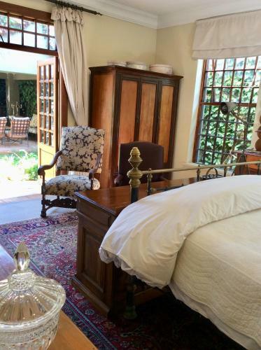Cape Dutch Mansion In Houghton