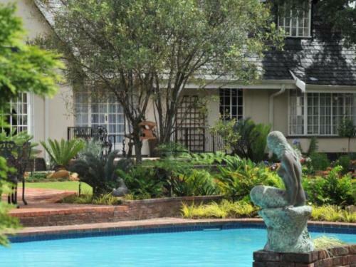 Hostal Gallo Manor Executive Bed & Breakfast