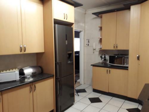 Robertsham (Halaal) Self Catering Cottages