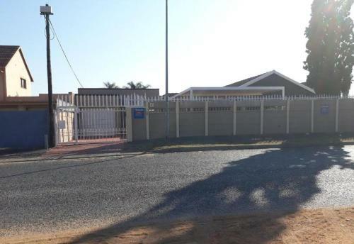 Robertsham (Halaal) Self Catering Cottages