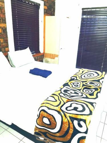 Hostal 497 On West Ave Guest House
