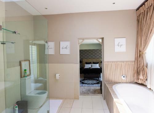 Hostal The Houghton Villa