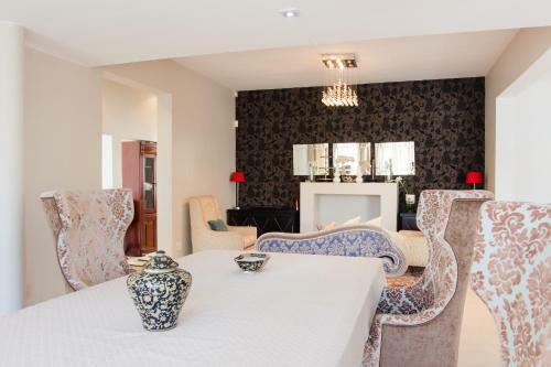 Hostal The Houghton Villa