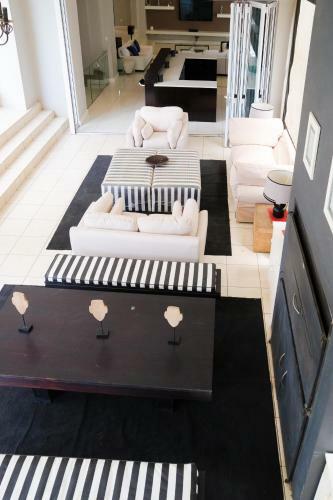 Hostal The Houghton Villa