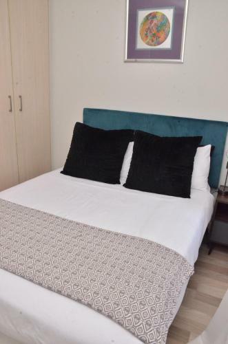 The Cube Apartments, Unit 34 On de La Rey Road