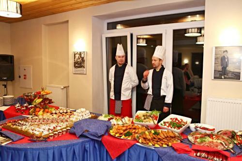 Hostal Pension Jezern�