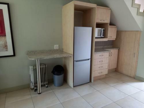 Sandton Apartment 16 - Large 1 Bed