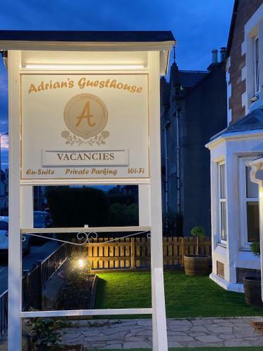 Hostal Adrian's Guest House