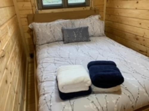 Duncairin Cabin 2 Dog Friendly And Mins From Town