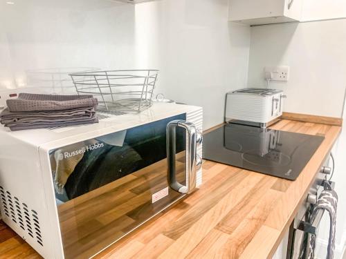 The Rosebery Retreat By The Castle 1-bed Apartment