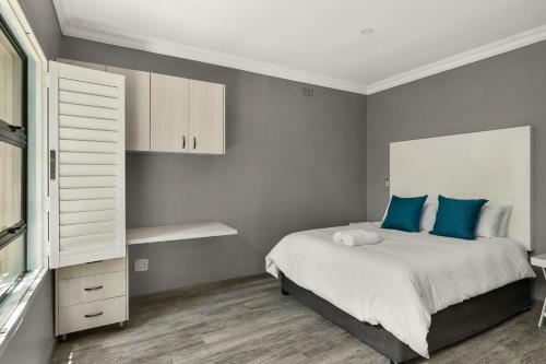 64 Cavendish