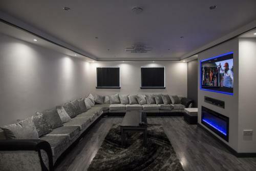 Waterfront Luxury Apartment