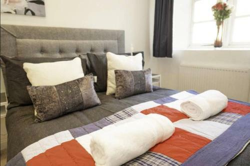Melrose Cottage - A Hidden Gem With Parking!