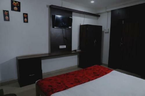 Oyo 88005 Hotel Tripathi Inn