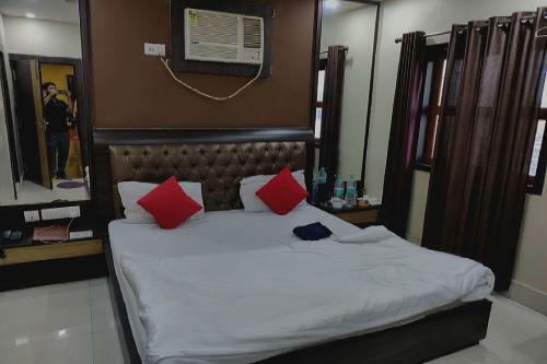 Oyo 88005 Hotel Tripathi Inn