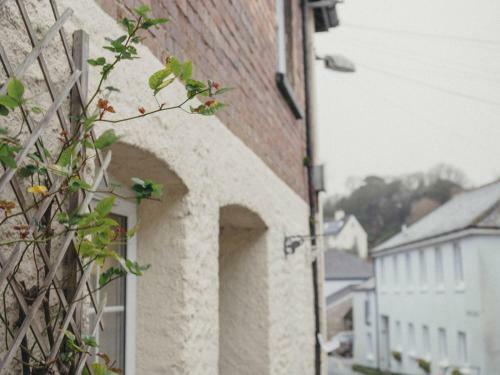 Pass The Keys Beautifully Decorated Bright And Cosy Cottage