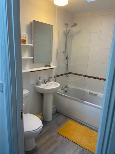 Fresh Modern Two Bedroom Apartment In Kingsbridge.