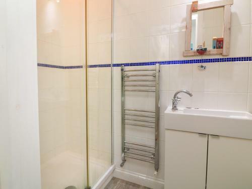 Apartamento 9, Library Court