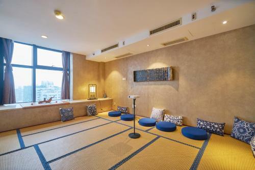 Summer Flower Apartment