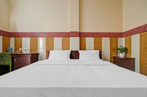 Hotel Capital O 87285 Highway Inn