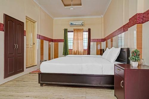 Hotel Capital O 87285 Highway Inn