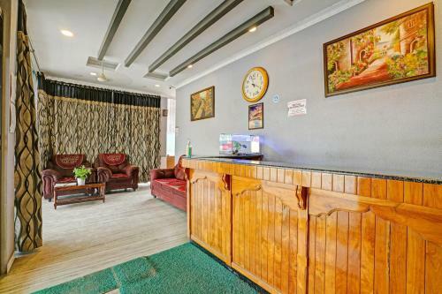 Hotel Capital O 87285 Highway Inn