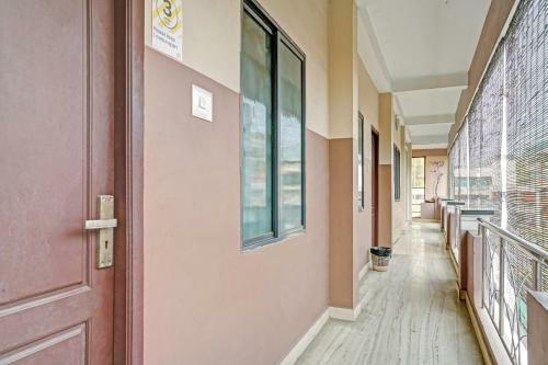 Hotel Capital O 87285 Highway Inn