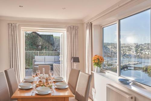Port Side - Boutique Home With Outstanding River Views