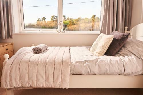 Port Side - Boutique Home With Outstanding River Views