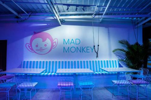 Albergue Mad Monkey Kuta Lombok