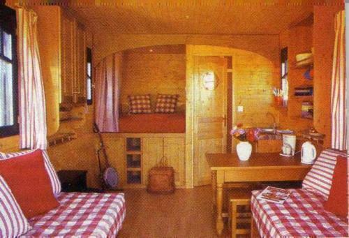 Hostal Les Roulottes De Maufront