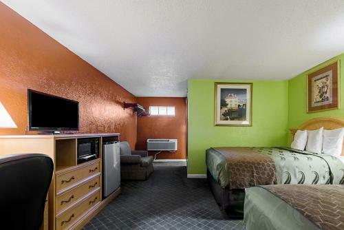 Pinnell Motor Inn Motel