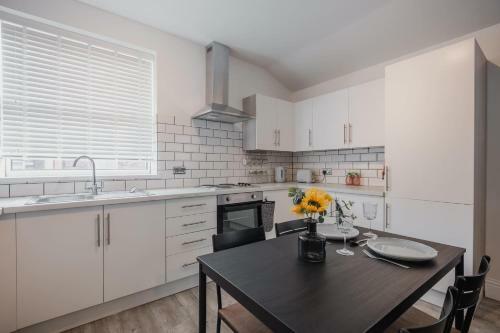 Newly Refurbished Sylish Hull 3 Bed Apartment