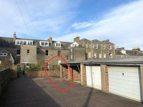 3 Mews Lane