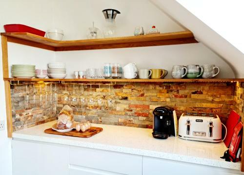 3 Mews Lane