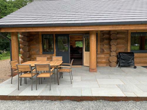 Lodge Ewes Water Log Cabins