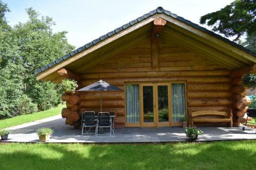 Lodge Ewes Water Log Cabins