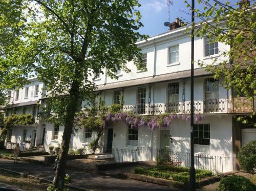 Binswood Garden Apartment