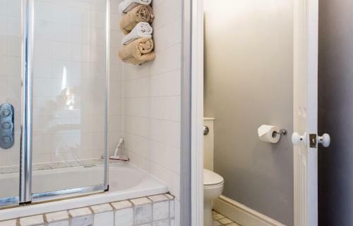 Dale Street Apartments Suite