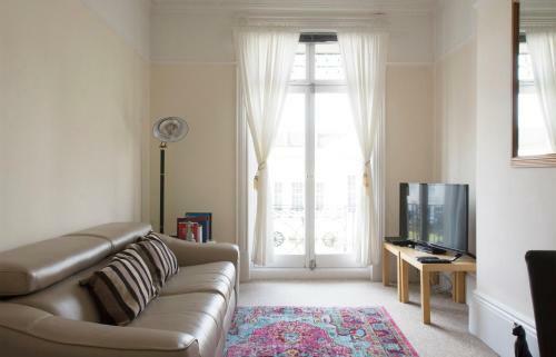 Dale Street Apartments Suite